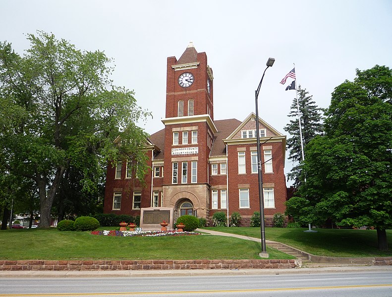 File:2009-0619-IronMountain-Courthouse.jpg