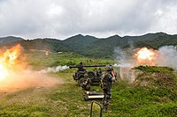 韓国海兵隊第1海兵師団所属のK-116（M40を搭載したK-111）、訓練での発射時の様子。2015年。
