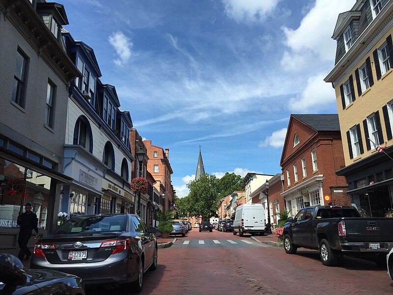 File:2016-08-17 11 32 13 View west along Main Street between Conduit Street and Maryland State Route 450 (Church Circle) in Annapolis, Anne Arundel County, Maryland.jpg