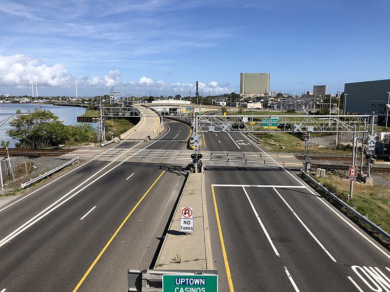 File:2021-09-21 11 34 22 View north along New Jersey State Route 446X (Atlantic City–Brigantine Connector) from the overpass for New Jersey State Route 446 (Atlantic City Expressway) in Atlantic City, Atlantic County, New Jersey.jpg