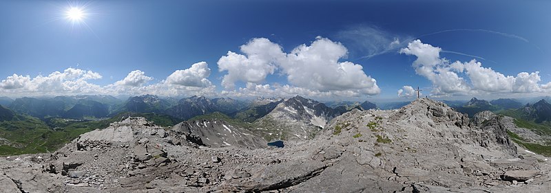 File:360° Mohnenfluh Oberlech Panorama.jpg