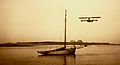 Hydravion américain amerrissant dans l'archipel des Glénan en 1918 (photographie de Jacques de Thézac).