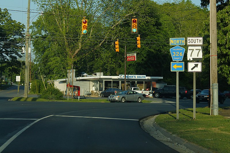 File:AL77sRoadSign-TalladegaCR326sign (35060803911).jpg