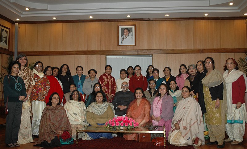 File:A delegation of Indian Women Press Corps.(IWPC) called on the Vice President, Shri Mohd. Hamid Ansari, in New Delhi on December 22, 2009.jpg