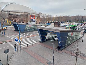 Édicules d'accès, de part et d'autre de l'avenue de Gibraltar.