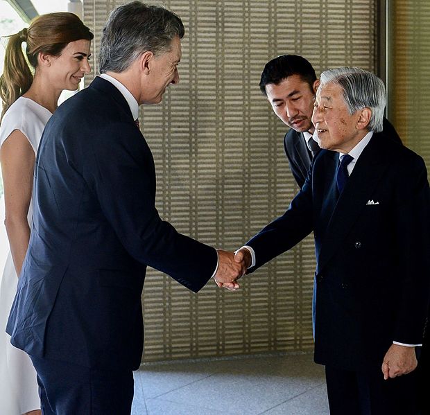 File:Akihito, Michiko with Awada and Macri 02.jpg