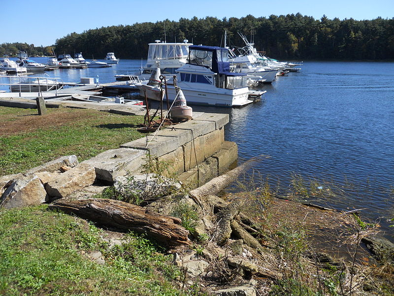 File:Amesbury Public Landing Oct 2012 A.JPG