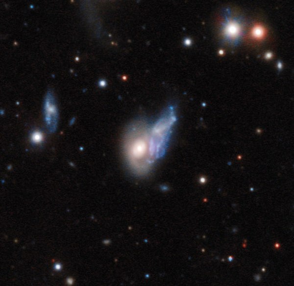 An echo of ShaSS 073 galaxy's light detected by ESO's VLT Survey Telescope.