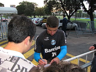 <span class="mw-page-title-main">André Lima (footballer, born May 1985)</span> Brazilian footballer