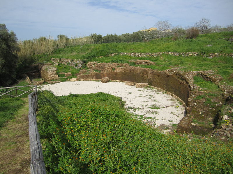 File:Anfiteatro - Parco Archeologico dei Taureani - Palmi (RC).JPG