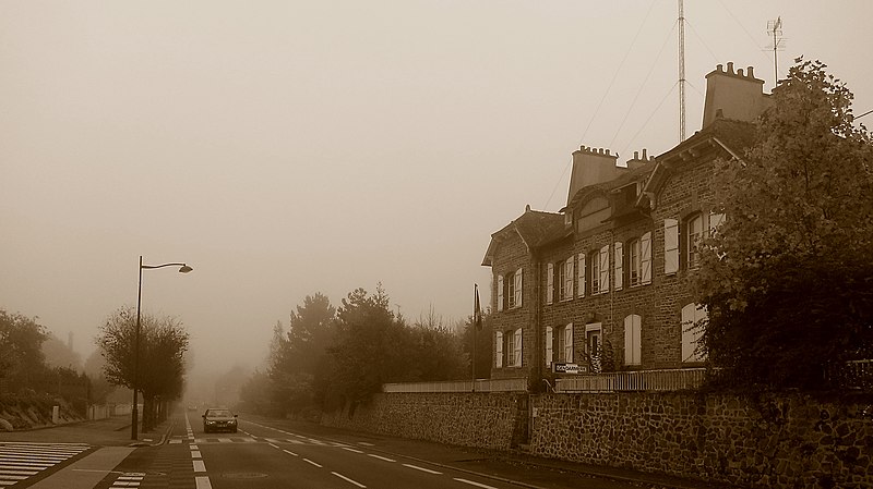 File:Argentré-du-Plessis - Boulevard des Saulniers - 20111029 (1).jpg