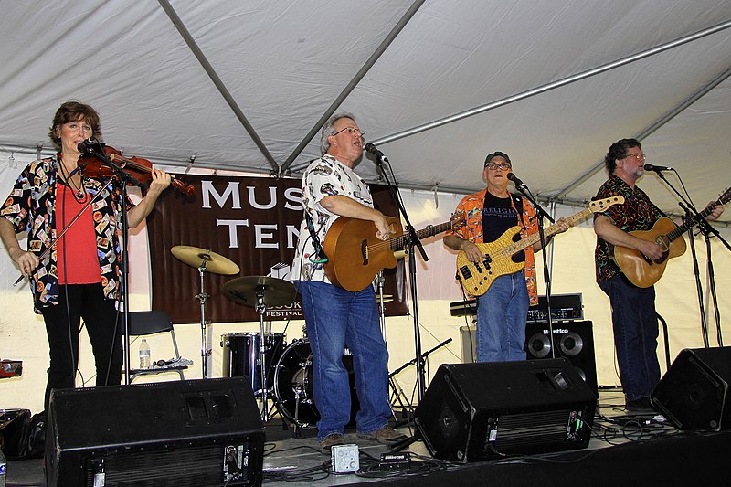 File:Austin lounge lizards 2013.jpg