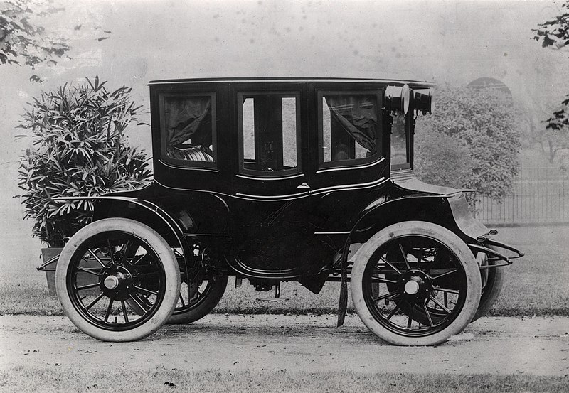 File:Baker Electric Automobile, circa 1906 - DPLA - 7b4c613c3d9695015027abcac133e63b.jpg