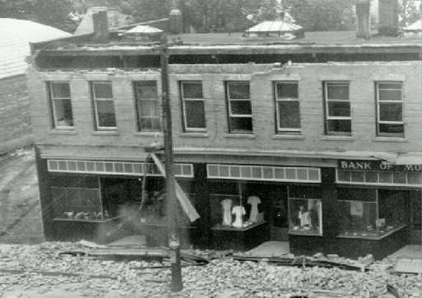 Damage to Bank of Montreal in Port Alberni by the 1946 Vancouver Island earthquake.