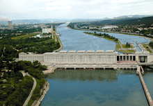 Le barrage de Donzère-Mondragon.