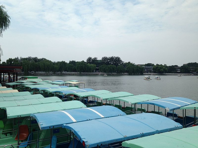 File:Beihai Lake from Yonganqiao Bridge.jpg