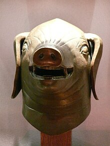 ファイル:Beijing_-_Pig_head_of_the_old_summer_palace_-_reproduction.jpg