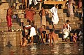 Benares-32-Bad im Ganges-1976-gje.jpg
