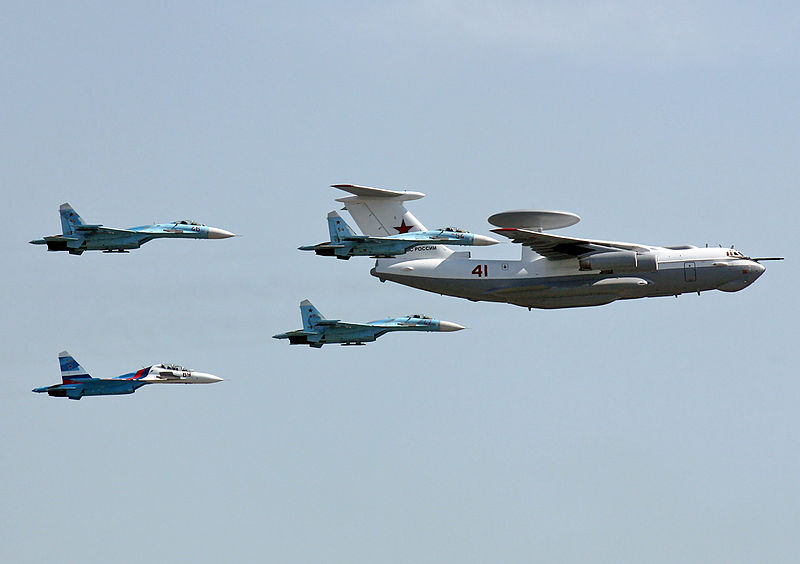 https://upload.wikimedia.org/wikipedia/commons/thumb/6/68/Beriev_A-50%2C_Sukhoi_Su-27%2C_Sukhoi_Su-30_%284712407674%29.jpg/800px-Beriev_A-50%2C_Sukhoi_Su-27%2C_Sukhoi_Su-30_%284712407674%29.jpg