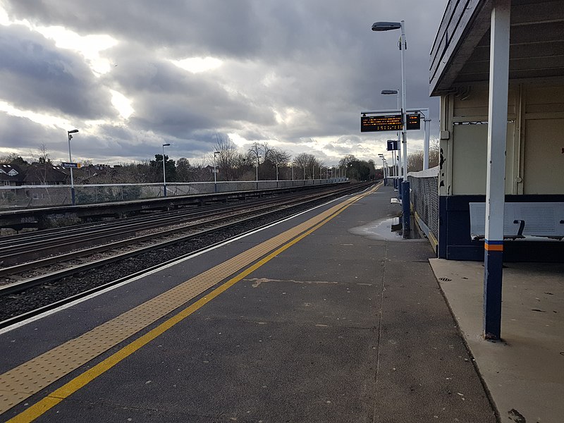 File:Berrylands station 20200128 141216 (49454978871).jpg