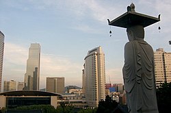 ဘွန်အွန်းဆာဘုန်းကြီးကျောင်းမှ မြင်ရသော ကောင်းကင်အနားသတ်