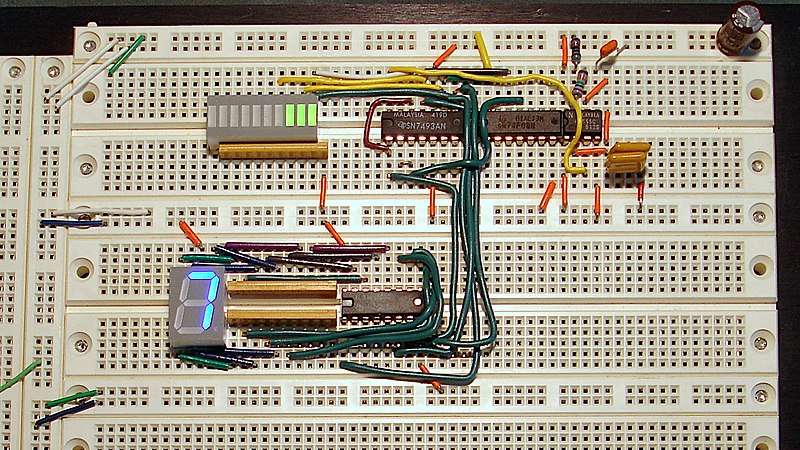 Utiliser une platine d'essai [Arduino - Base de l'électronique numérique]