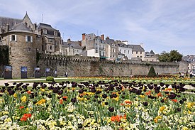 Bretagne les remparts de Vannes.jpg