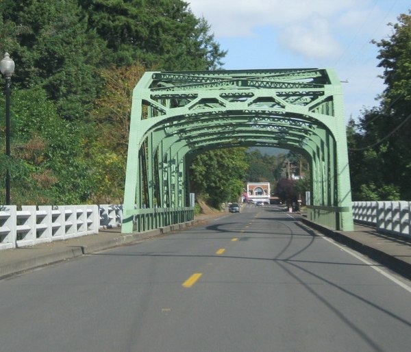Bridge on the road leading into Brownsville, Oregon, which was used for the penultimate scenes (2009)