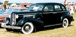 Buick Roadmaster Series 80 4-Dorrars Touring Sedan 1938.jpg