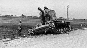 Bundesarchiv Bild 101I-209-0091-11, Russland-Nord, russischer Panzer KW-2