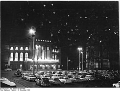 Bundesarchiv Bild 183-A1110-0004-005, Chemnitz, Opernhaus, Nacht.jpg