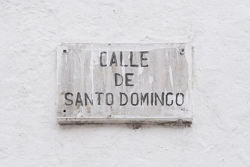 File:Calle de Santo Domingo, Popayán.jpg