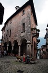 Der Brunnen am unteren Ende von Via Giovanola in Cannobio