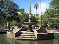 La fontaine de Saracuras, sur la Praça General Osório.