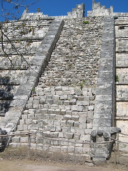 File:Chichen Itza ruins in Mexico --John Romkey.jpg