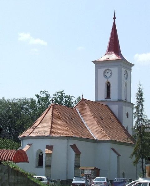 File:Church in Beclean.jpg
