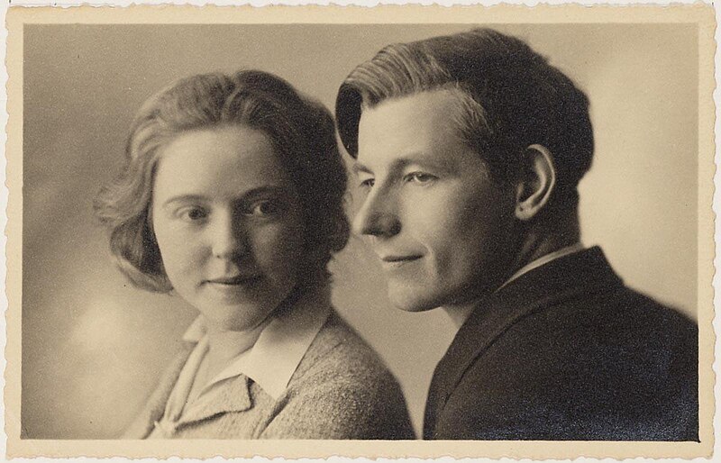 File:Collin and Slauerhoff 1934.jpg