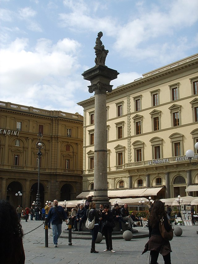 File:Colonna_dell'abbondanza_11.JPG