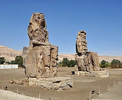 Les colosses de Memnon, à Louxor. (définition réelle 3 268 × 2 684)