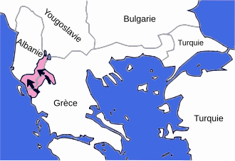 Kort over regionen fra Grækenland, Jugoslavien til Tyrkiet.  Det materialiserer et græsk modangreb nordøst for det mod Albanien.