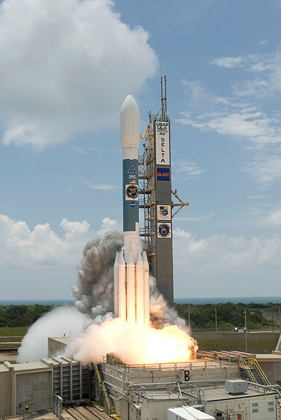 File:Delta II Heavy just before liftoff with GLAST.jpg