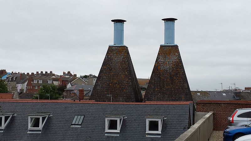 File:Devenish Number 1 Malthouse chimneys, Weymouth.jpg