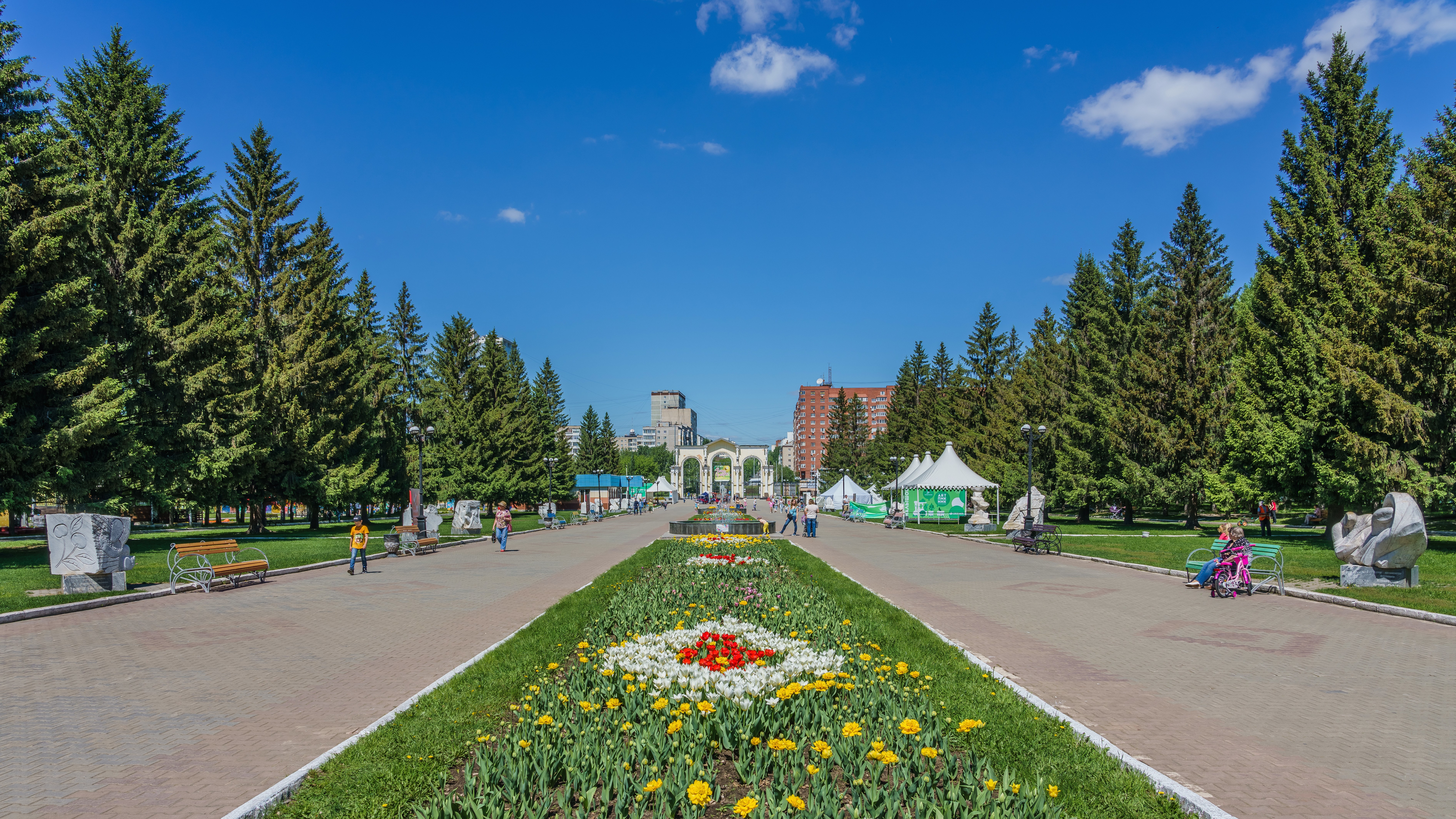 Парк культуры в екатеринбурге. Парк имени Маяковского Екатеринбург. Екатеринбурга Центральный парк культуры и отдыха им. в.в. Маяковского. Парк ЦПКИО Екатеринбург. ЦПКИО им Маяковского Екатеринбург.