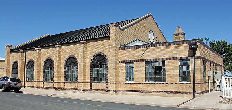 File:Eads School Gymnasium.JPG