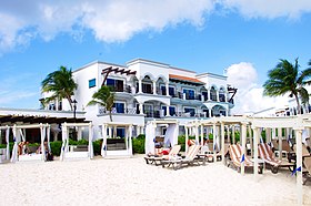 Een van de strandhotels
