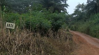 Entrée du village d'Akok