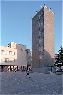 La ex casa del fascio e la Torre Littoria.