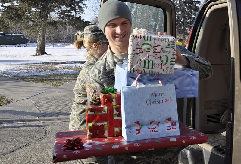 File:Flickr - The U.S. Army - North Dakota National Guard delivers gifts for veterans.jpg