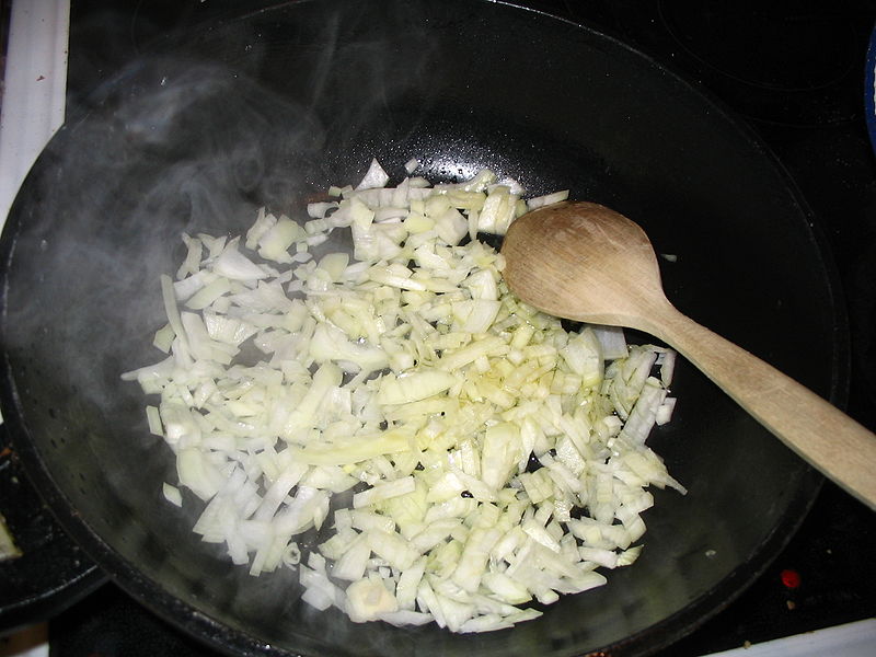 File:Frying onion.JPG
