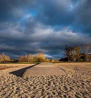 Access to Garaio beach, Ullíbarri-Gamboa reservoir. Álava, Basque Country, Spain